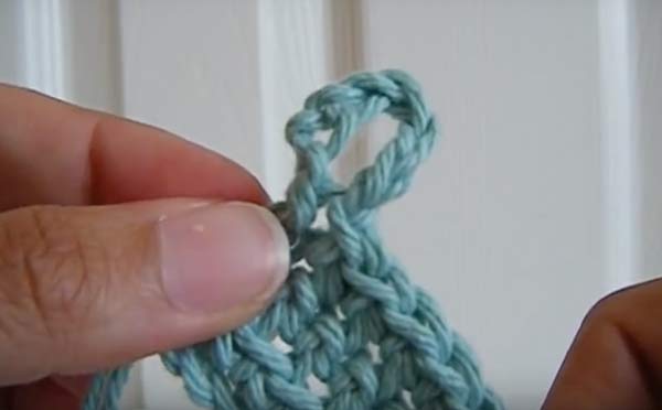 creating a wall loop for hanging crochet image