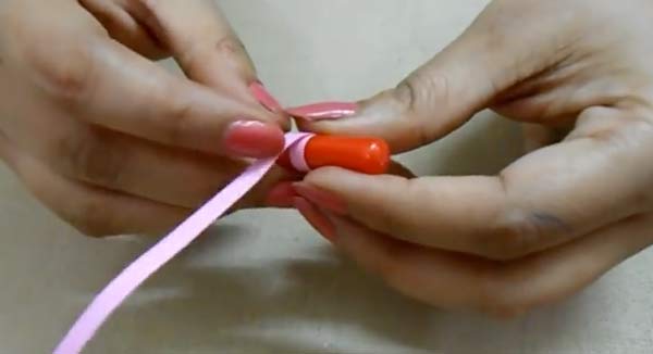 winding-coil-around-quilling-tool