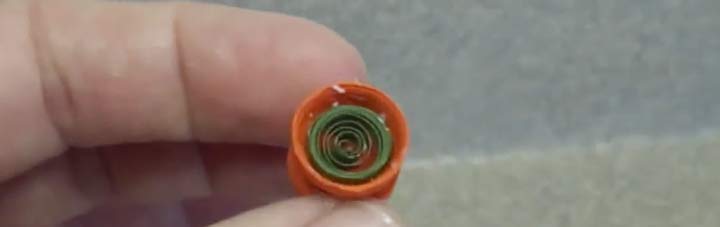 adding loose coil to support quilled flowers