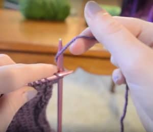 knitting for beginners wrapping yarn around needle